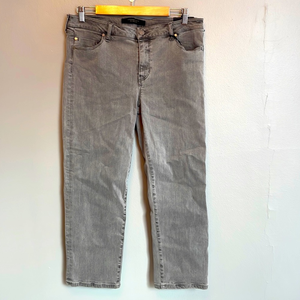 NWT Liverpool grey capri jeans with button and zipper closure